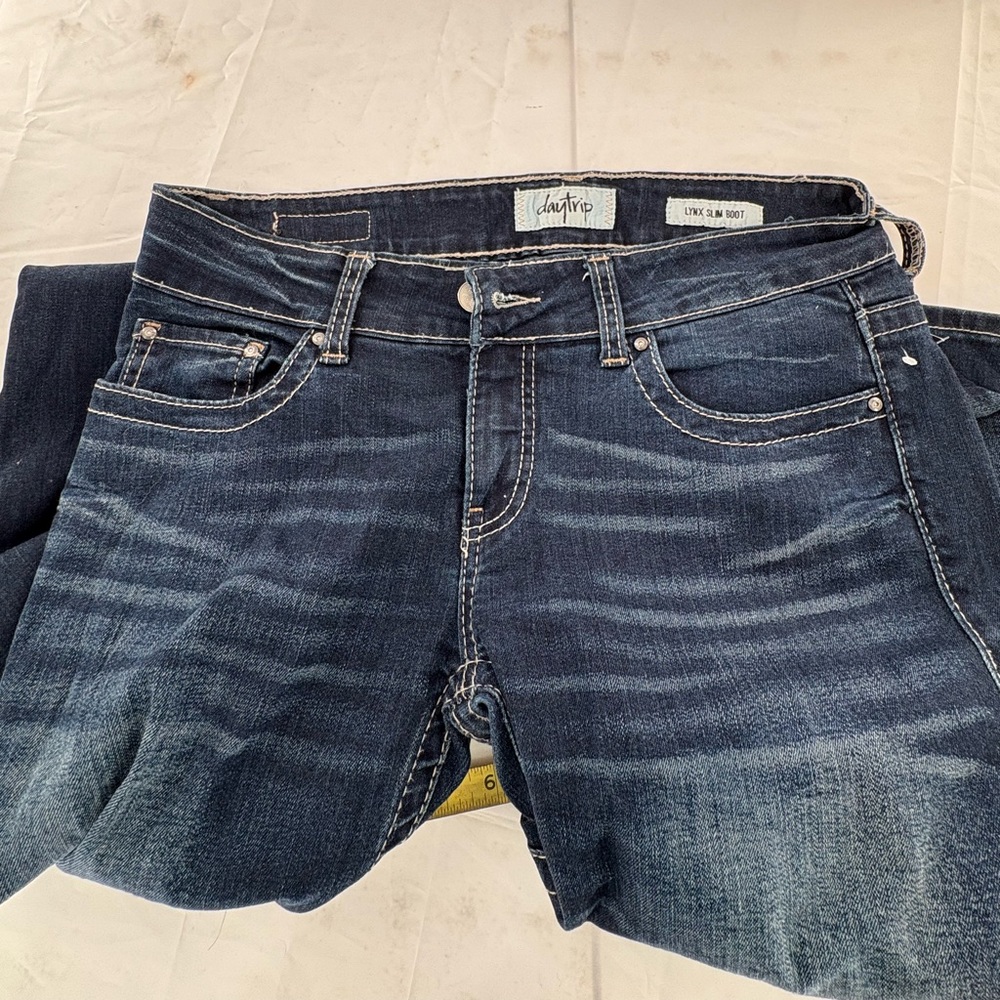 Daytrip Lynx Slim Bootcut Jeans Dark Wash Stretch Size 30 XXL